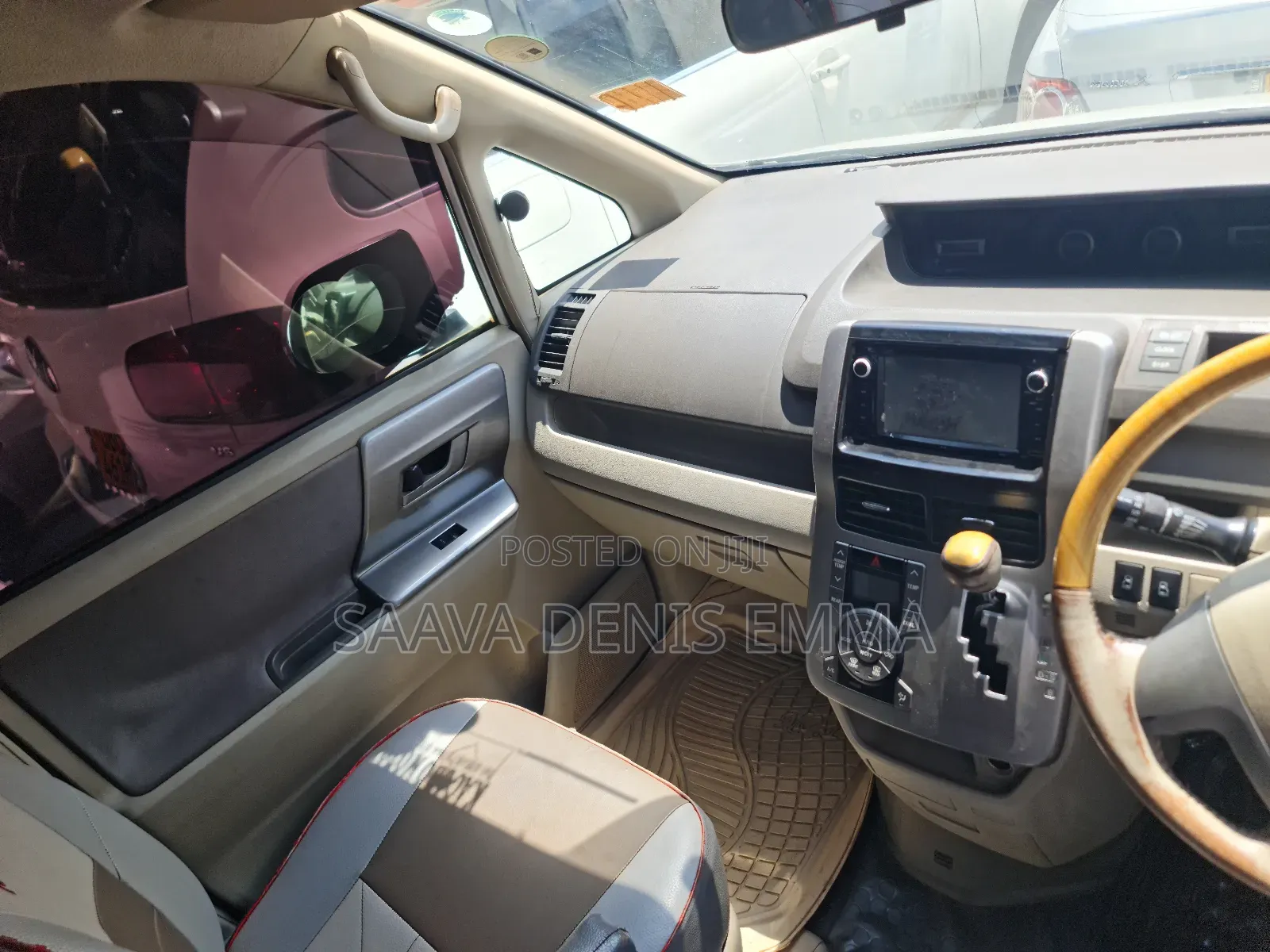 Toyota Noah 2009 White