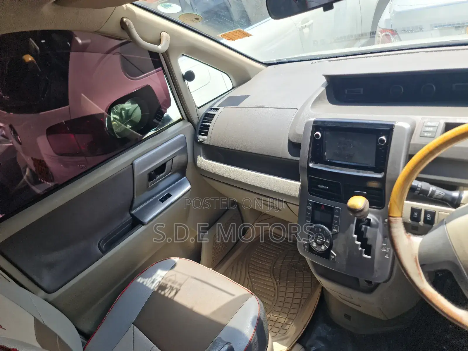 Toyota Noah 2009 White