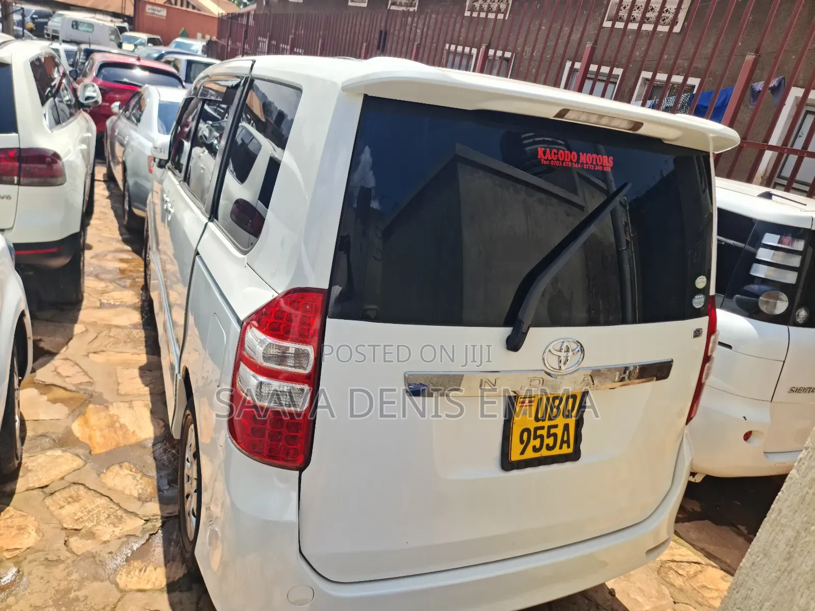 Toyota Noah 2009 White