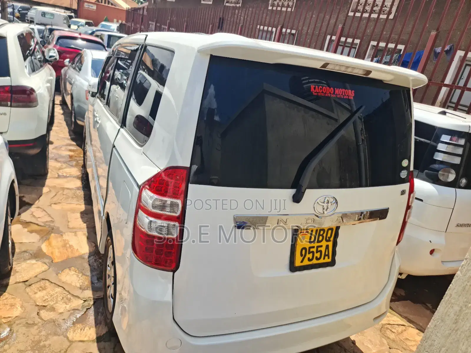 Toyota Noah 2009 White