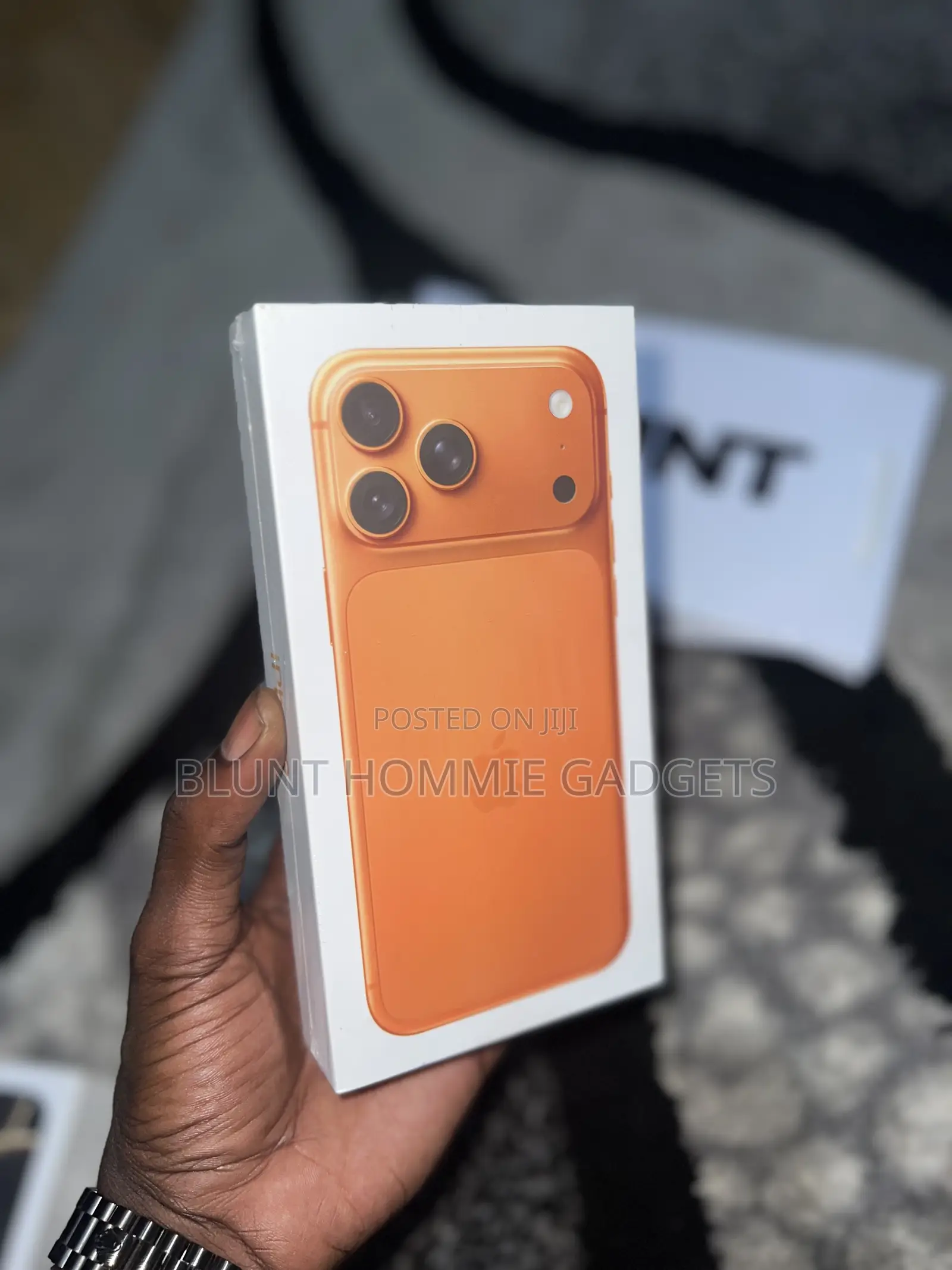 New Apple iPhone 17 Pro Max 256 GB Orange