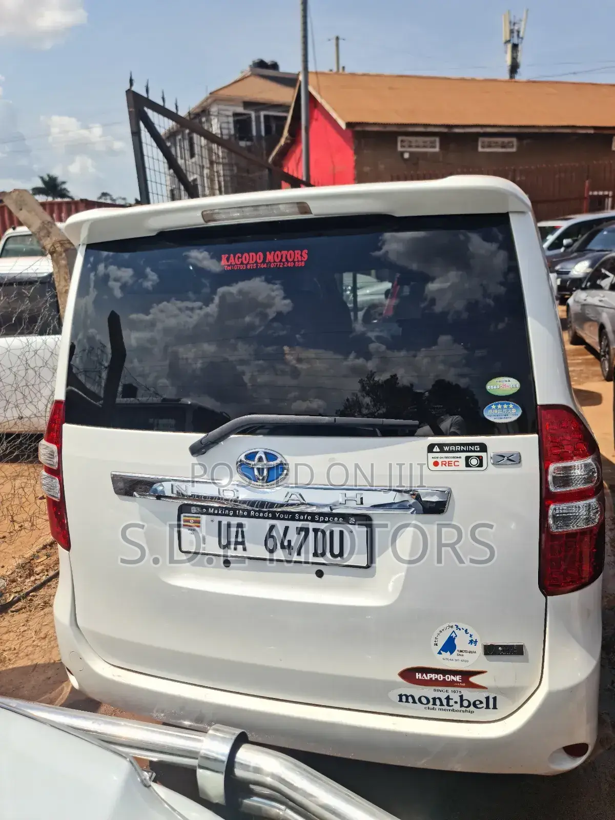 Toyota Noah 2011 White