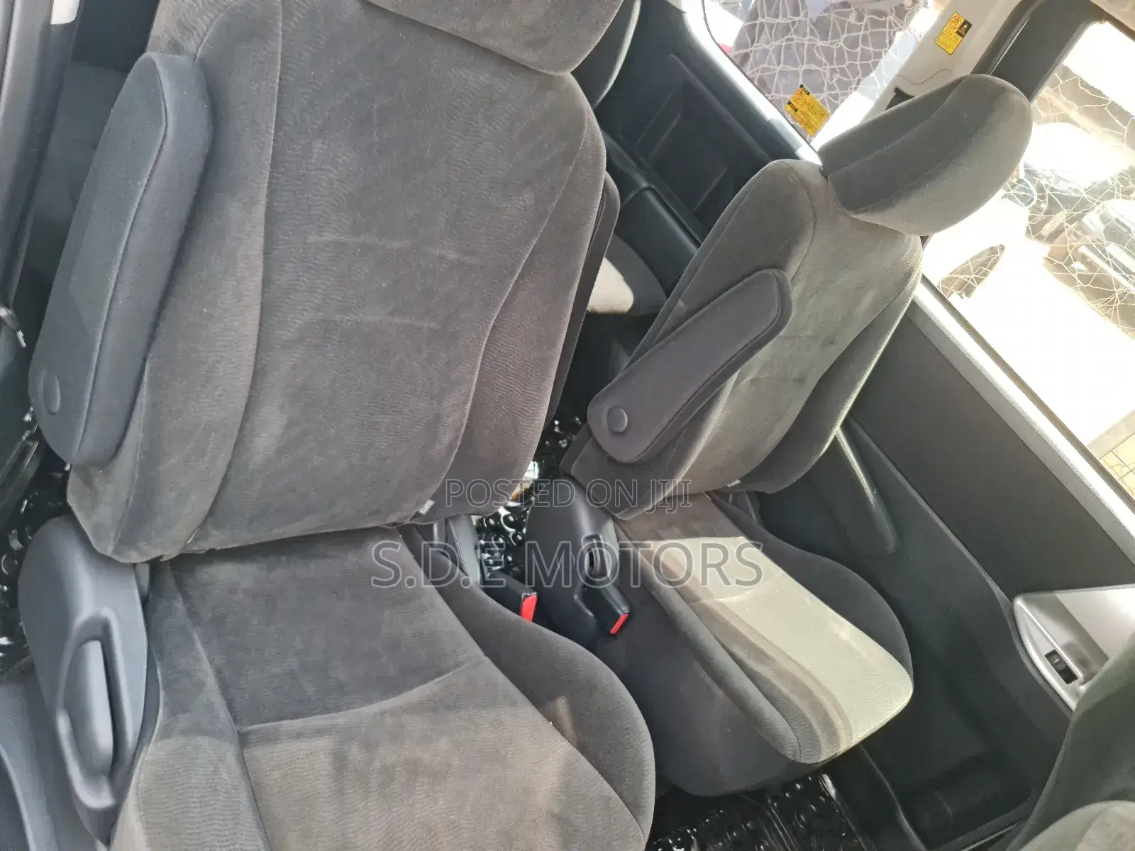 Toyota Noah 2011 White