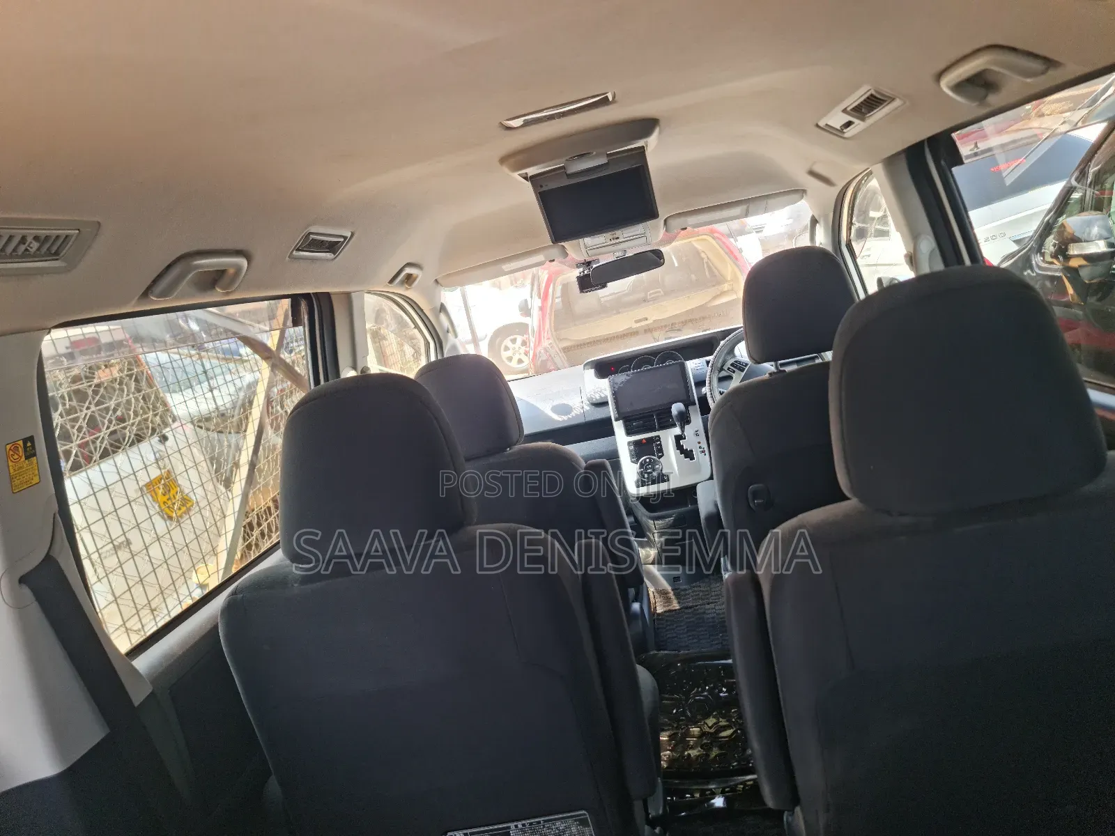 Toyota Noah 2011 White