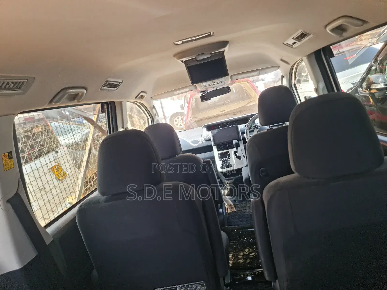Toyota Noah 2011 White