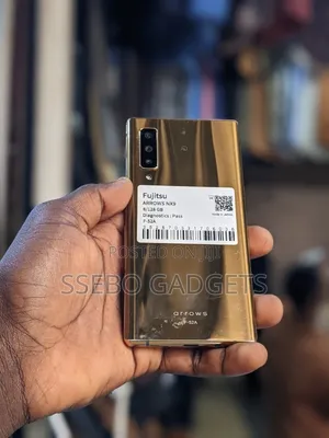 Fujitsu Arrows NX9 F-52A 128 GB Gold