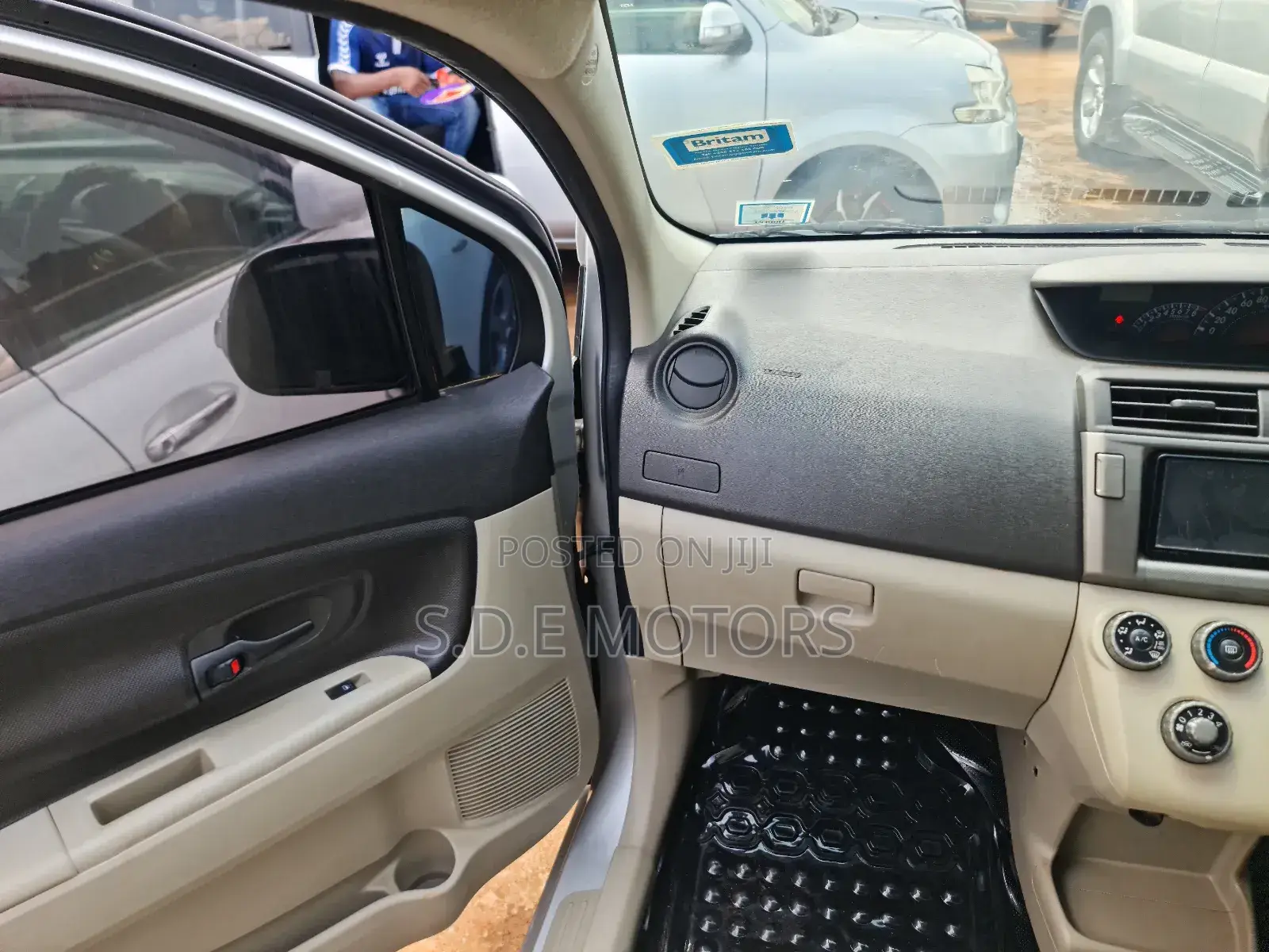 Toyota Passo Sette 2008 Silver