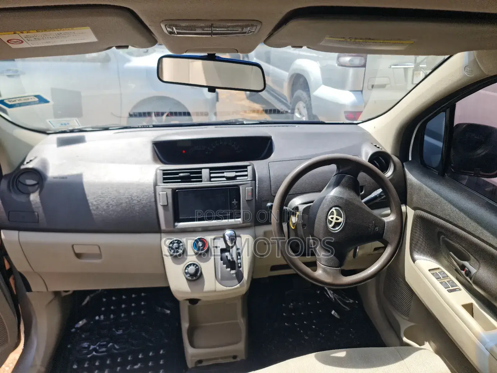 Toyota Passo Sette 2008 Silver