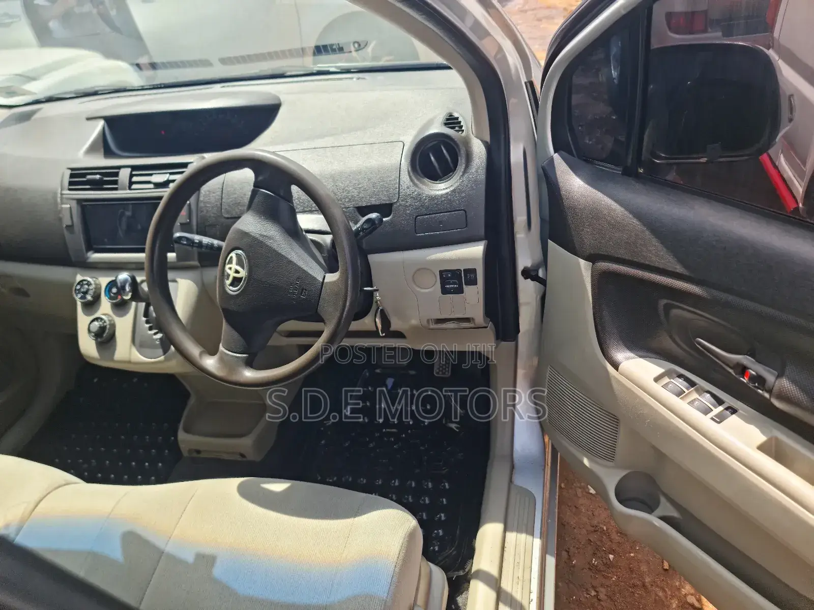 Toyota Passo Sette 2008 Silver