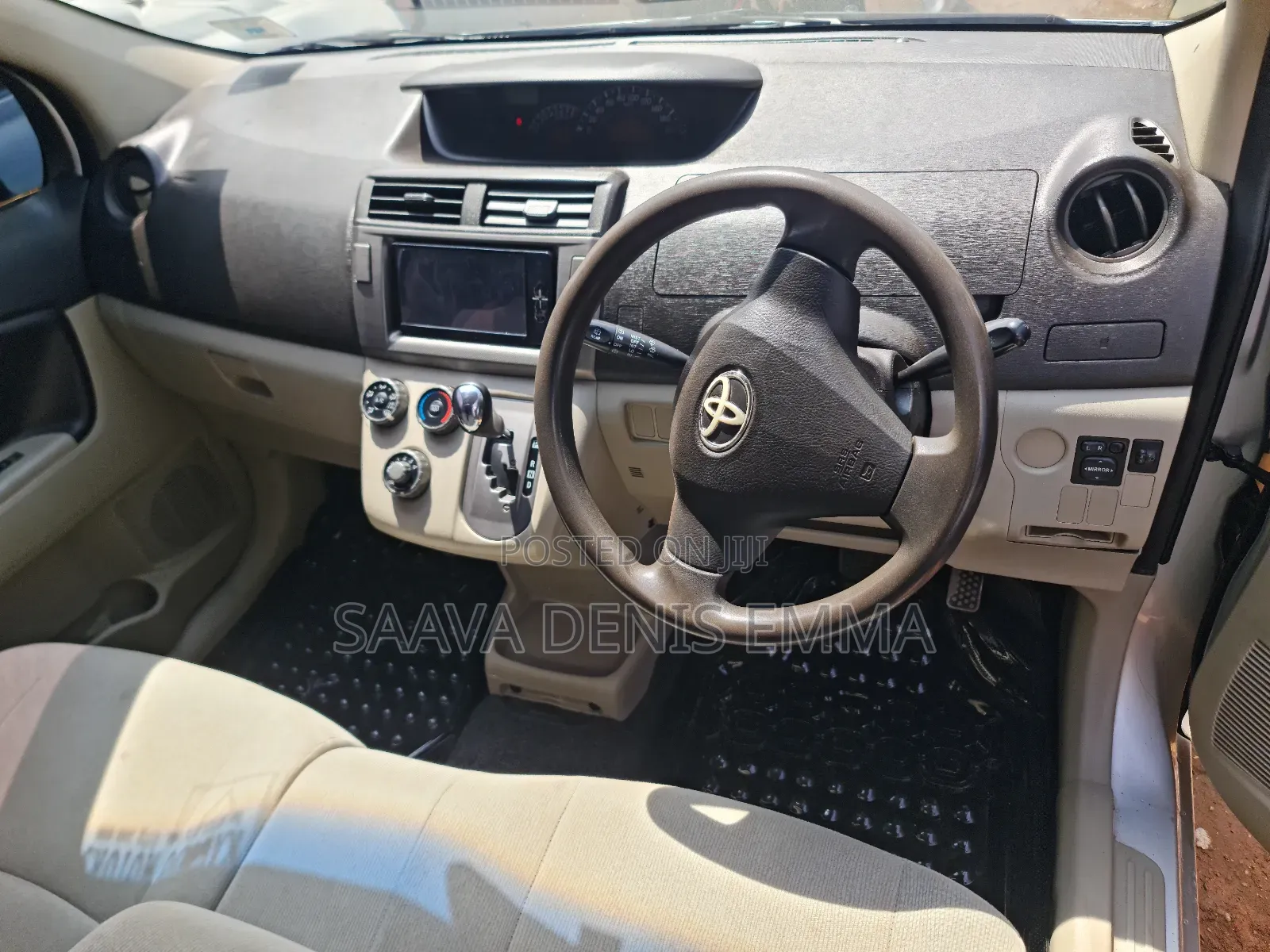 Toyota Passo Sette 2008 Silver