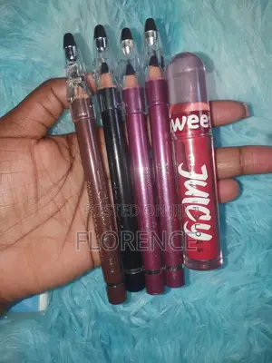 Lipgloss and Lip Liner