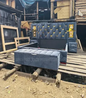 Geometric Bed 5by6 With Led and Side Drawer