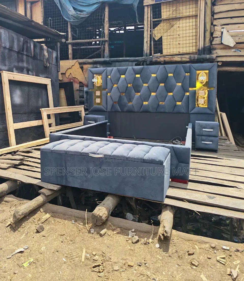 Geometric Bed 5by6 With Led and Side Drawer