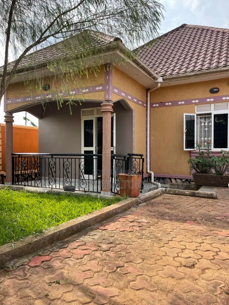 3bdrm House in Division A for sale