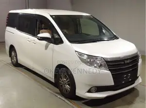 Toyota Noah 2.0 AWD (7 Seater) 2016 Off white