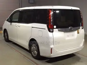 Toyota Noah 2.0 AWD (7 Seater) 2016 Off white