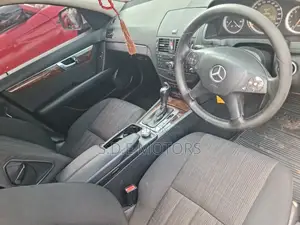 Mercedes-Benz C200 2010 Silver