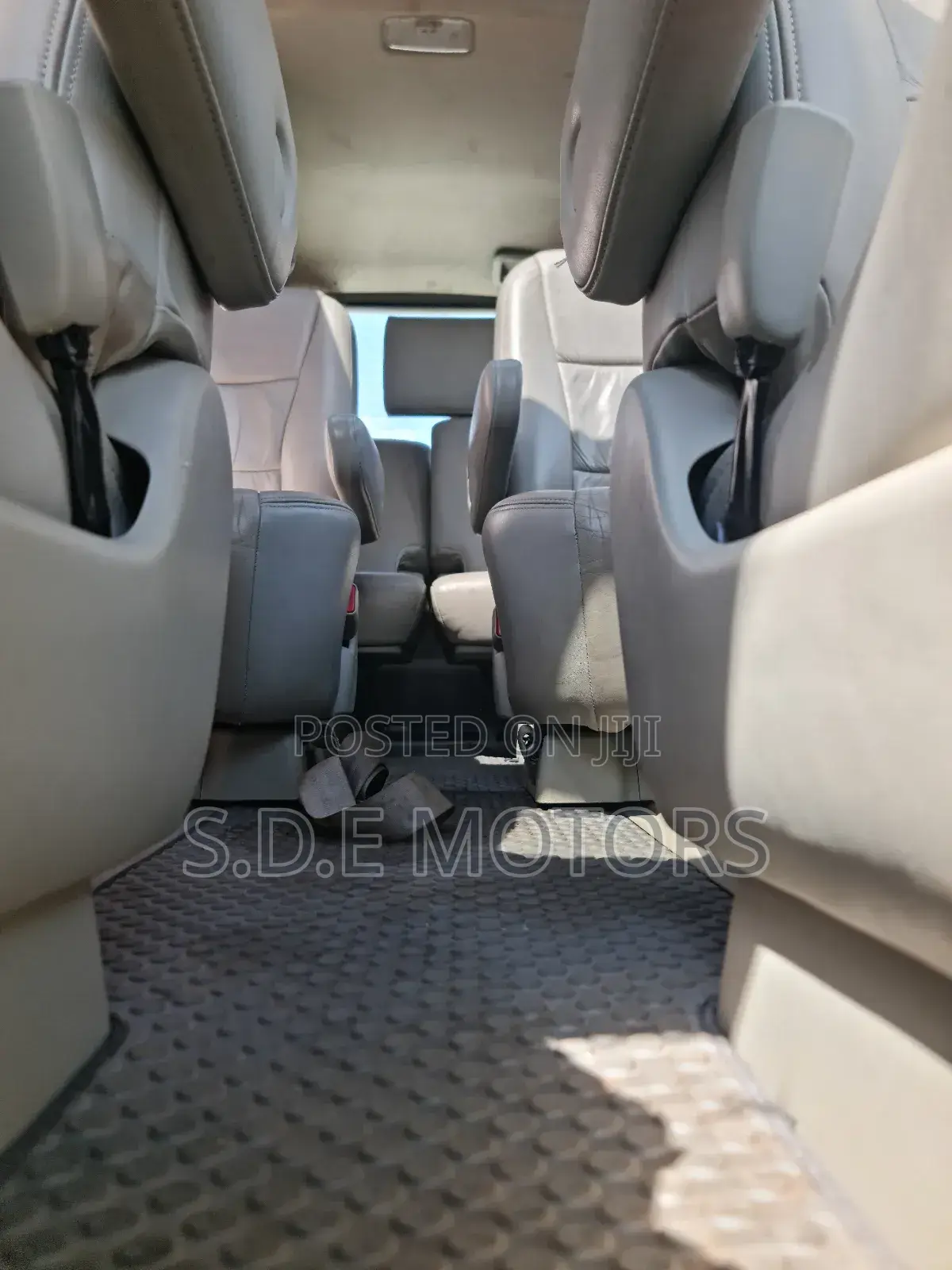 Toyota Noah 2013 Silver