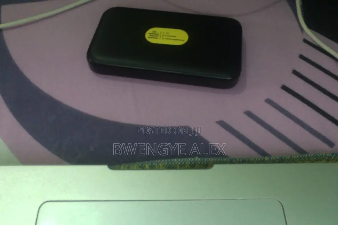Portable 4g/5g Mobile Hotspot