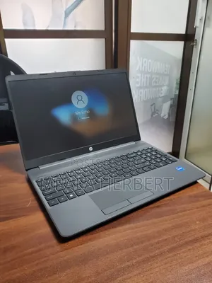 New Laptop HP 250 G10 8GB Intel Core i7 HDD 500GB