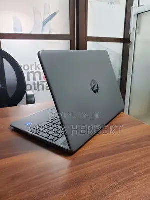 New Laptop HP 250 G10 8GB Intel Core i7 HDD 500GB