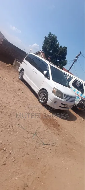 Toyota Noah 2.0 FWD (8 Seater) 2002 White