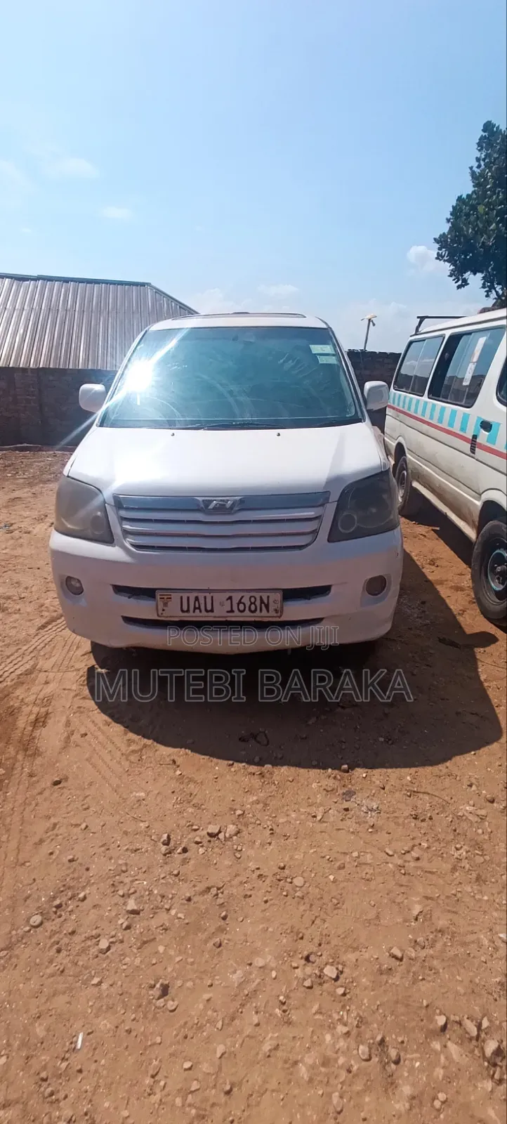 Toyota Noah 2.0 FWD (8 Seater) 2002 White