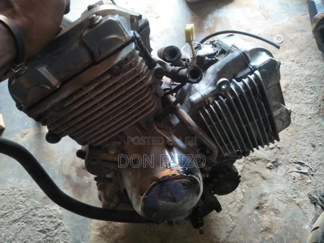 Honda 2005 Silver