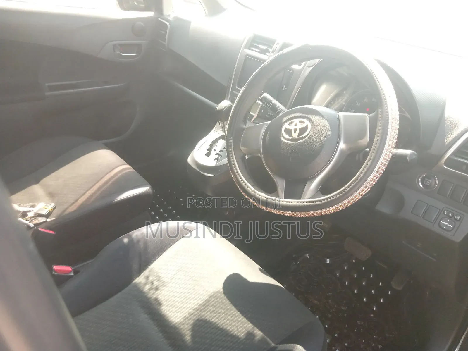 Toyota Ractis 2012 Silver
