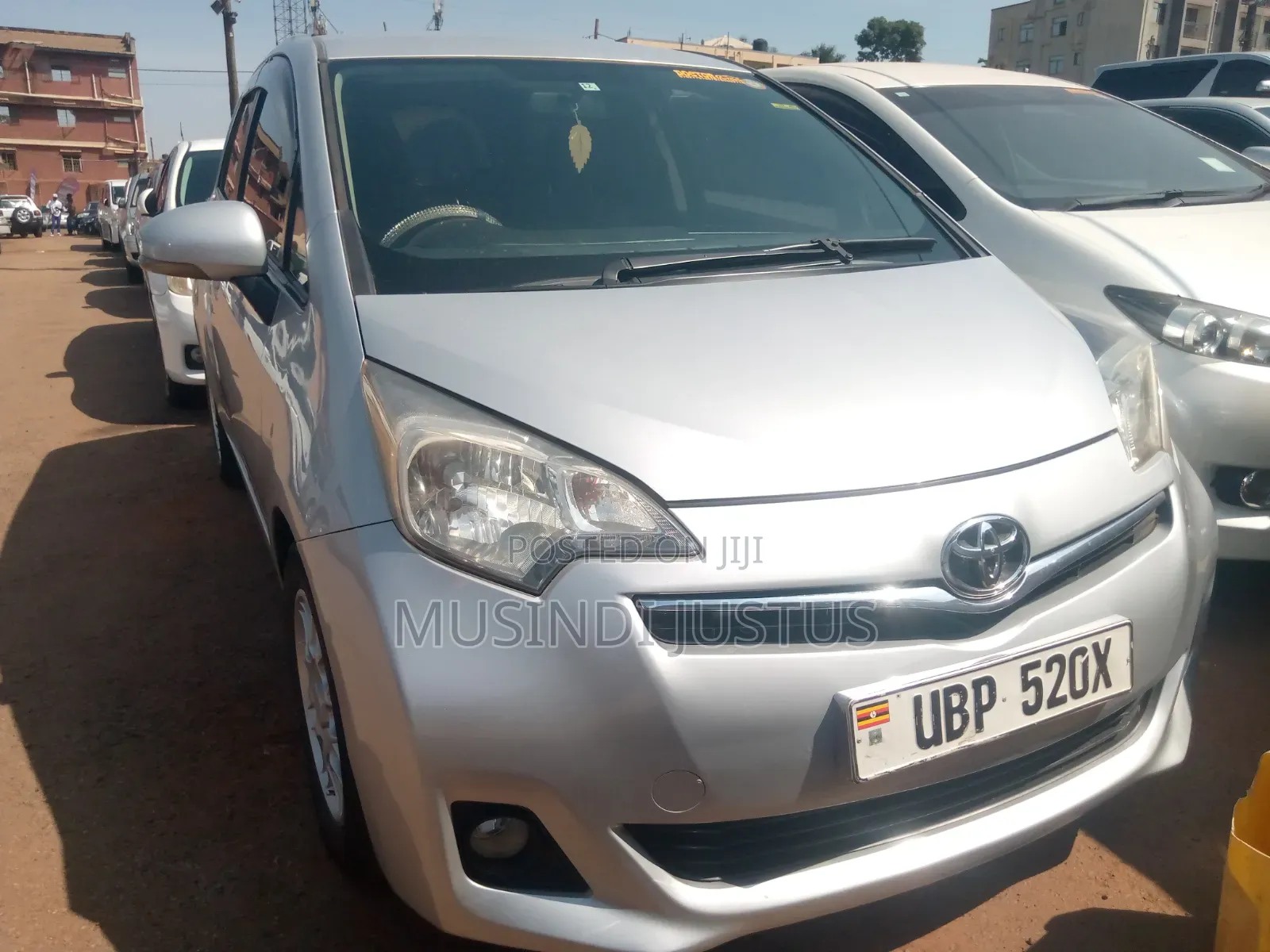 Toyota Ractis 2012 Silver