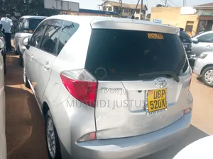 Toyota Ractis 2012 Silver