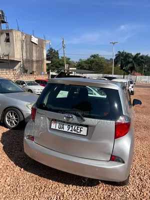 Toyota Ractis 2011 Gray