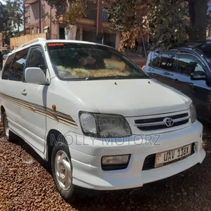 Toyota Noah 2006 White