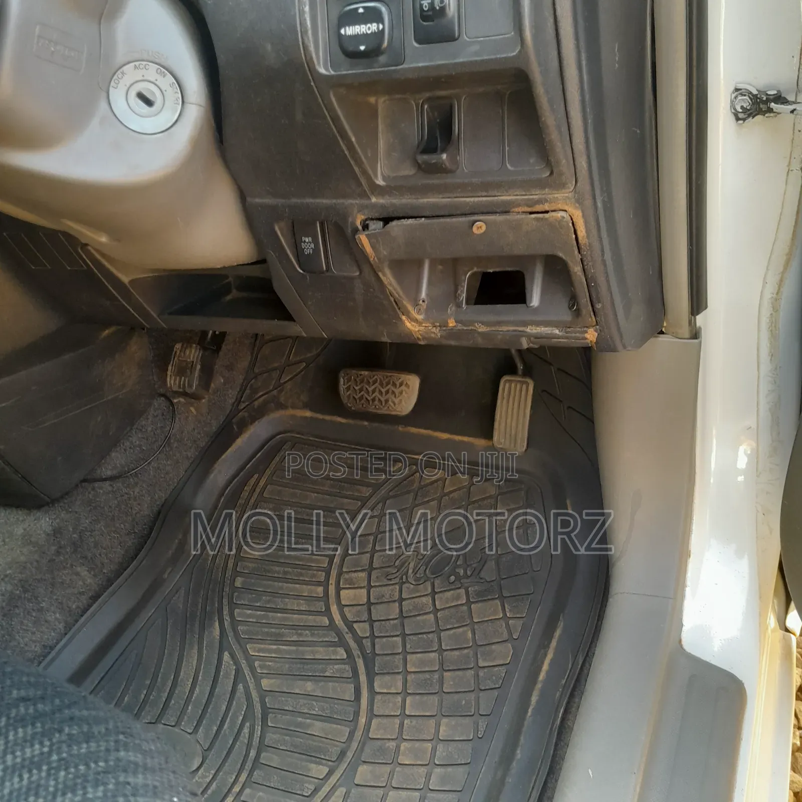 Toyota Sienta 2010 White