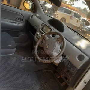 Toyota Sienta 2010 White