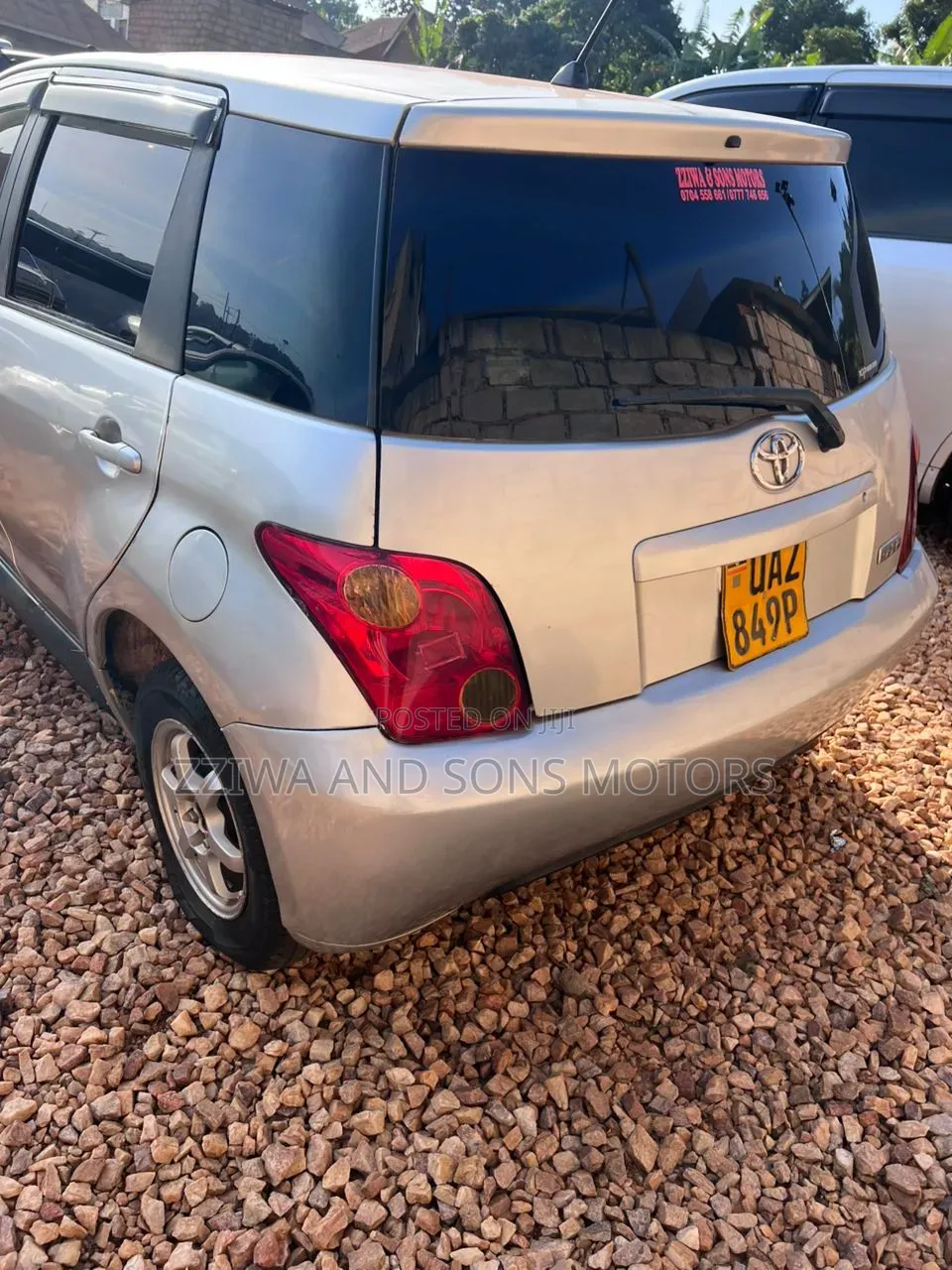 Toyota IST 2004 Silver