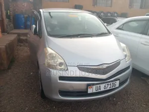 Toyota Ractis 2010 Silver