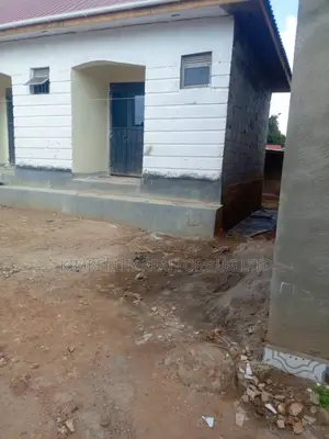 4bdrm Duplex in Division A for sale