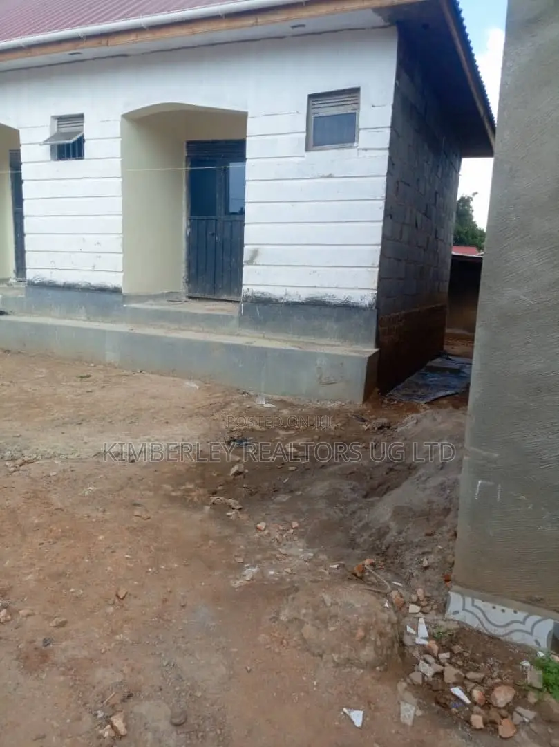 4bdrm Duplex in Division A for sale