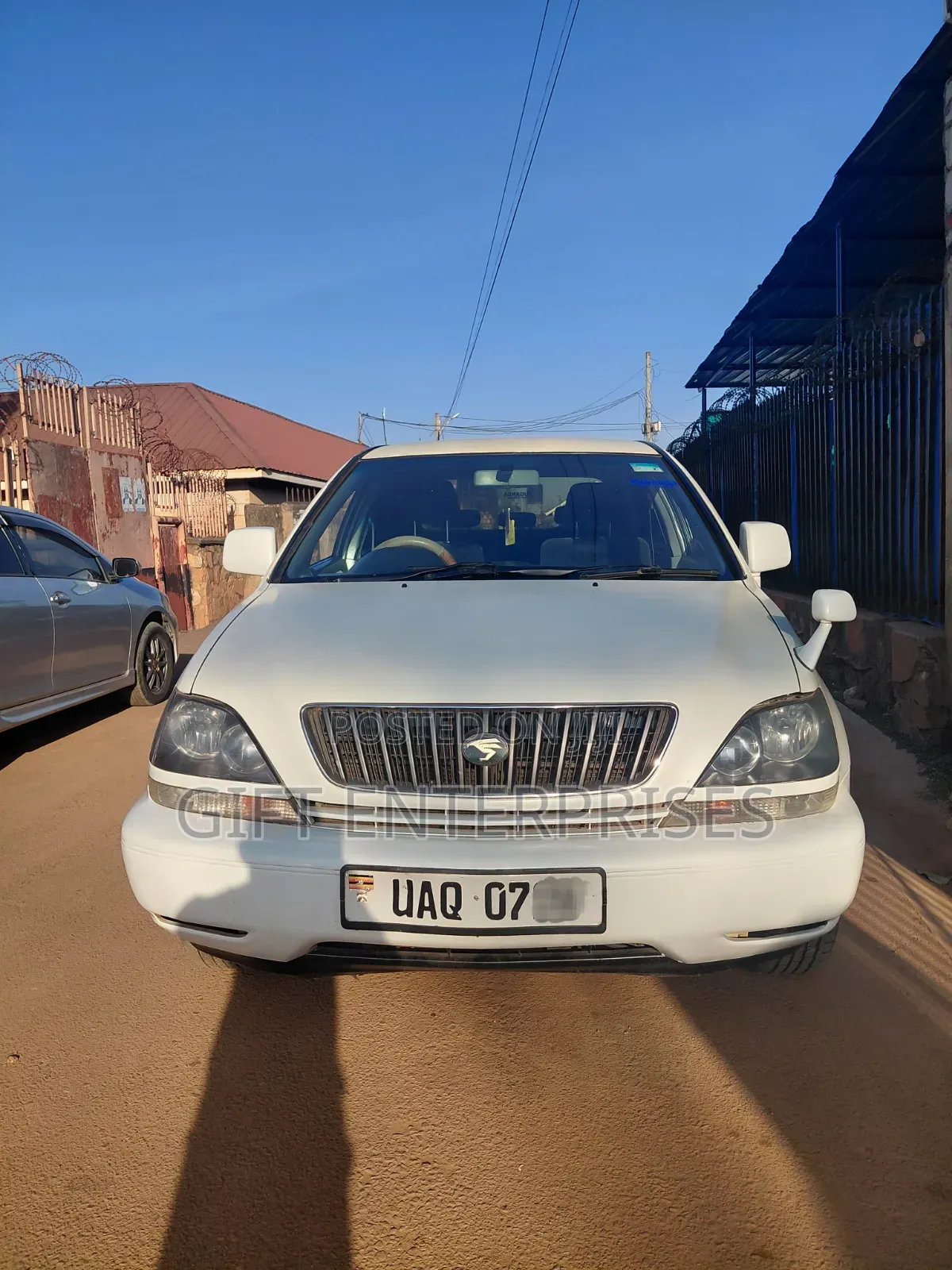 Toyota Harrier 2001 White