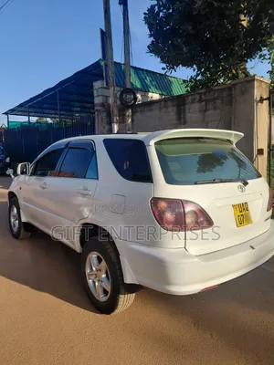 Toyota Harrier 2001 White