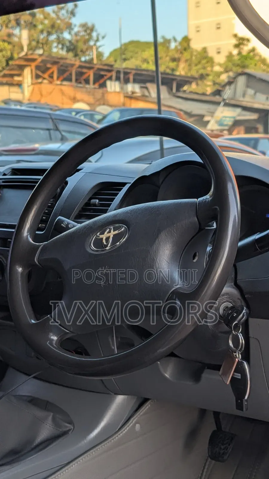 Toyota Hilux 2012 White