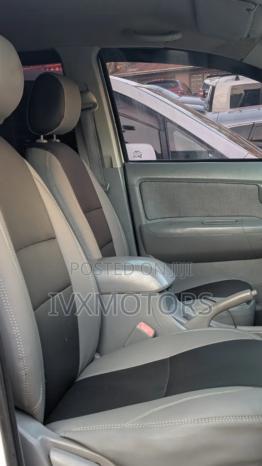 Toyota Hilux 2012 White