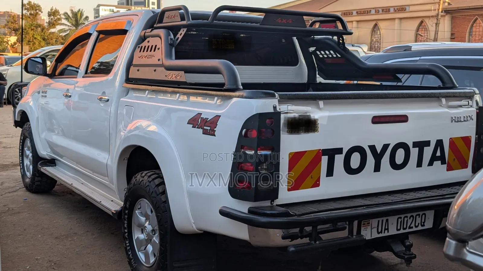 Toyota Hilux 2012 White