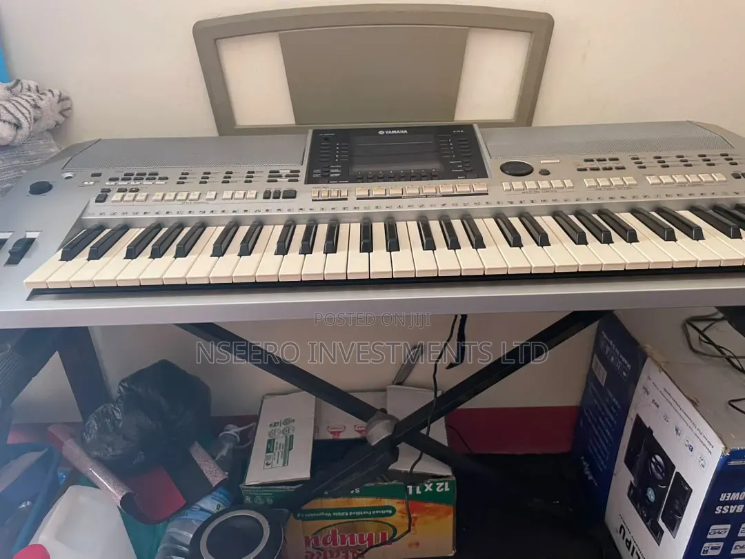 Yamaha PSR S900 Keyboard