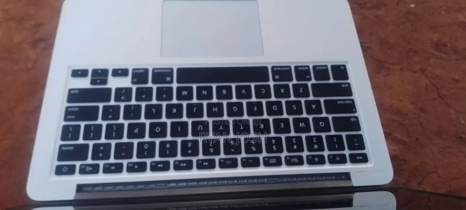 New Laptop Apple MacBook Pro 8GB SSD 256GB