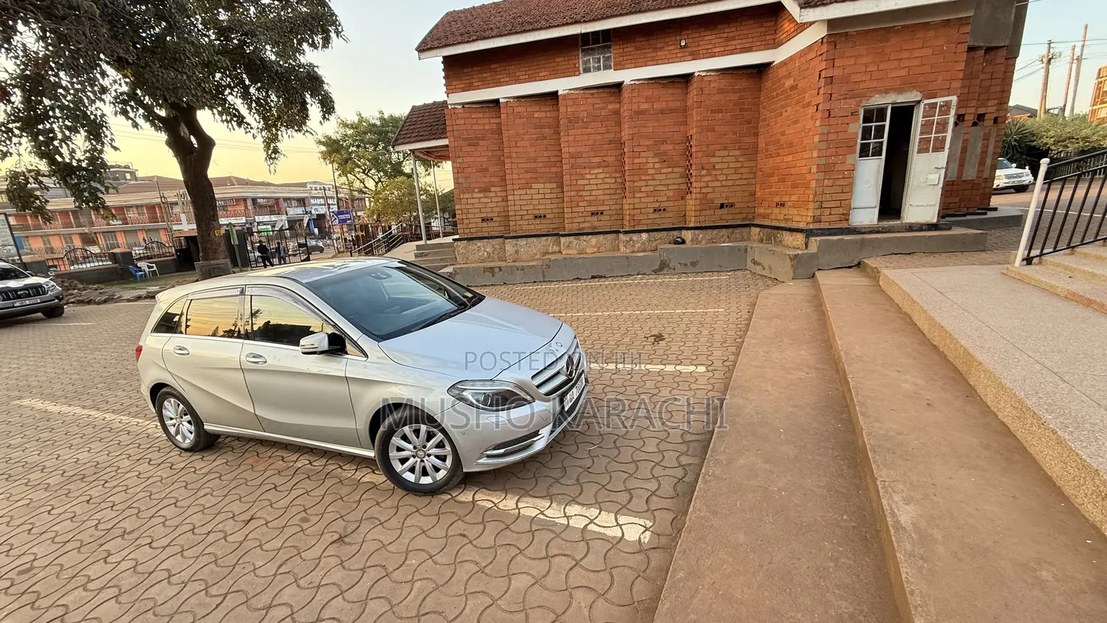 Mercedes-Benz B-Class B180 Petrol 2012 Silver
