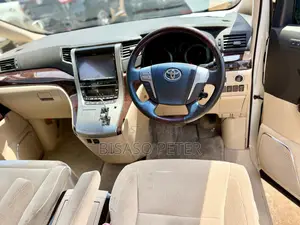 Toyota Alphard 2.4 Petrol AWD 2013 White