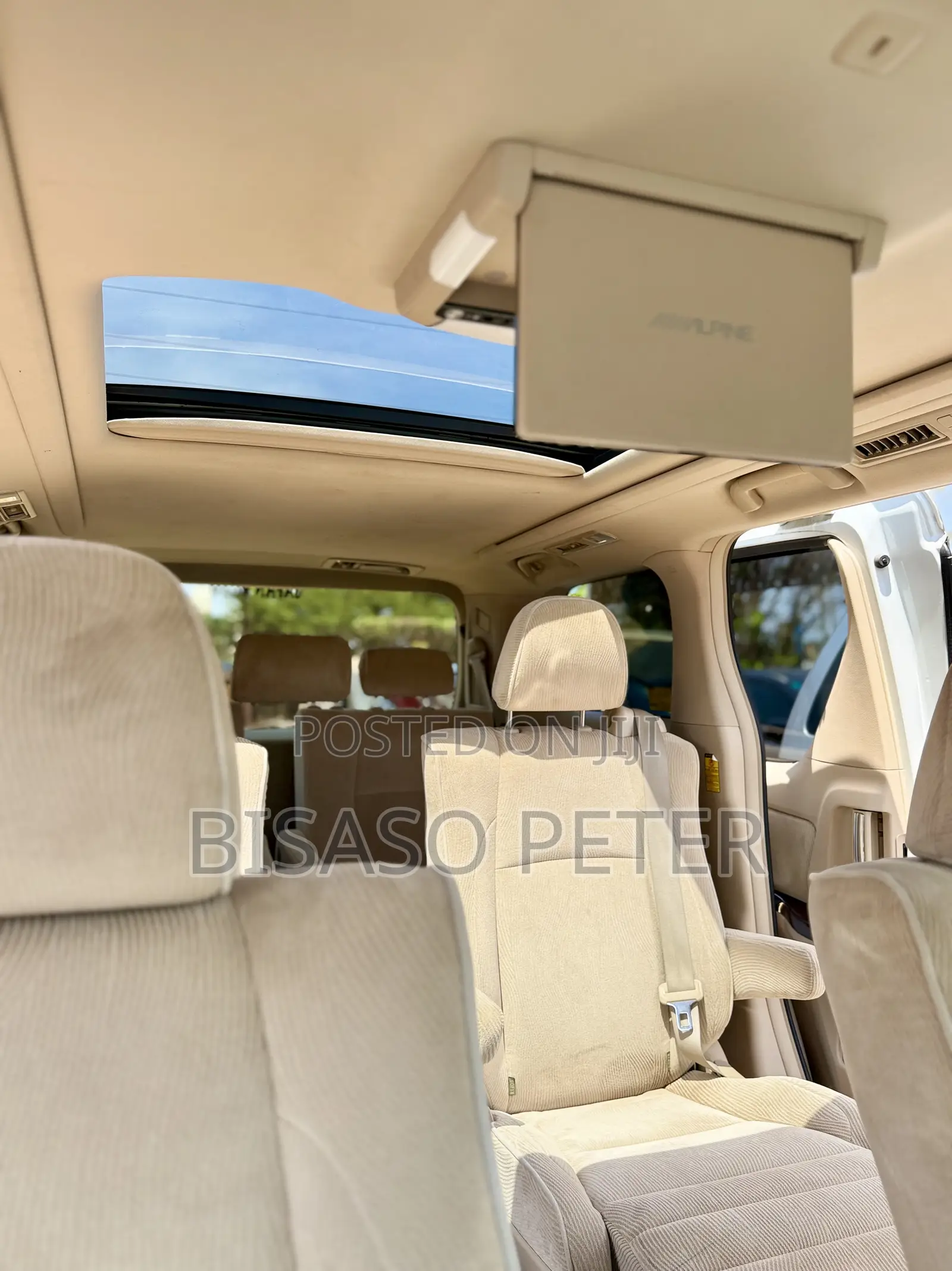 Toyota Alphard 2.4 Petrol AWD 2013 White