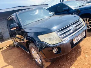 Mitsubishi Pajero 3.2 Di-Dc GLS 2010 Black